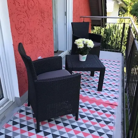 Am Goldberg Mit Ueberdachter Loggia Schauenstein