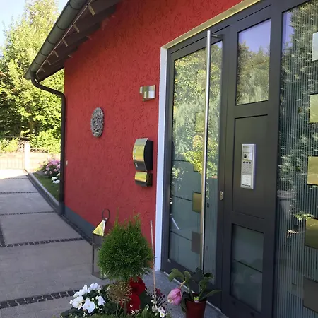 Am Goldberg Mit Ueberdachter Loggia شقة